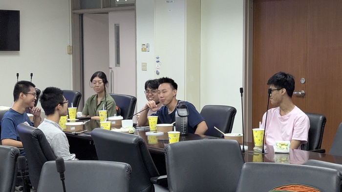 Freshmen introduce themselves to the mentors.