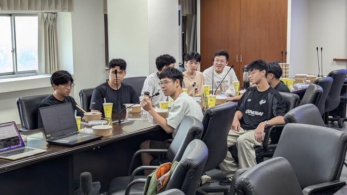 Freshmen introduce themselves to the mentors.